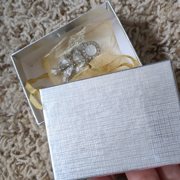 Dangle Earrings - Picture 5 of 5